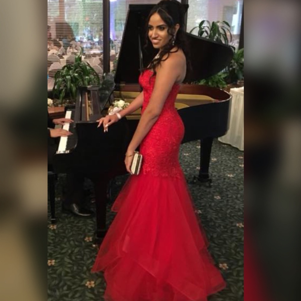 Prom Dress - Picture 4 of 6
